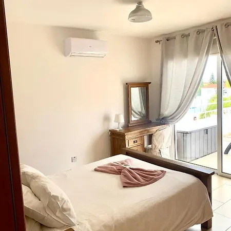 Nissi Sandy Bay C09 Апартаменты